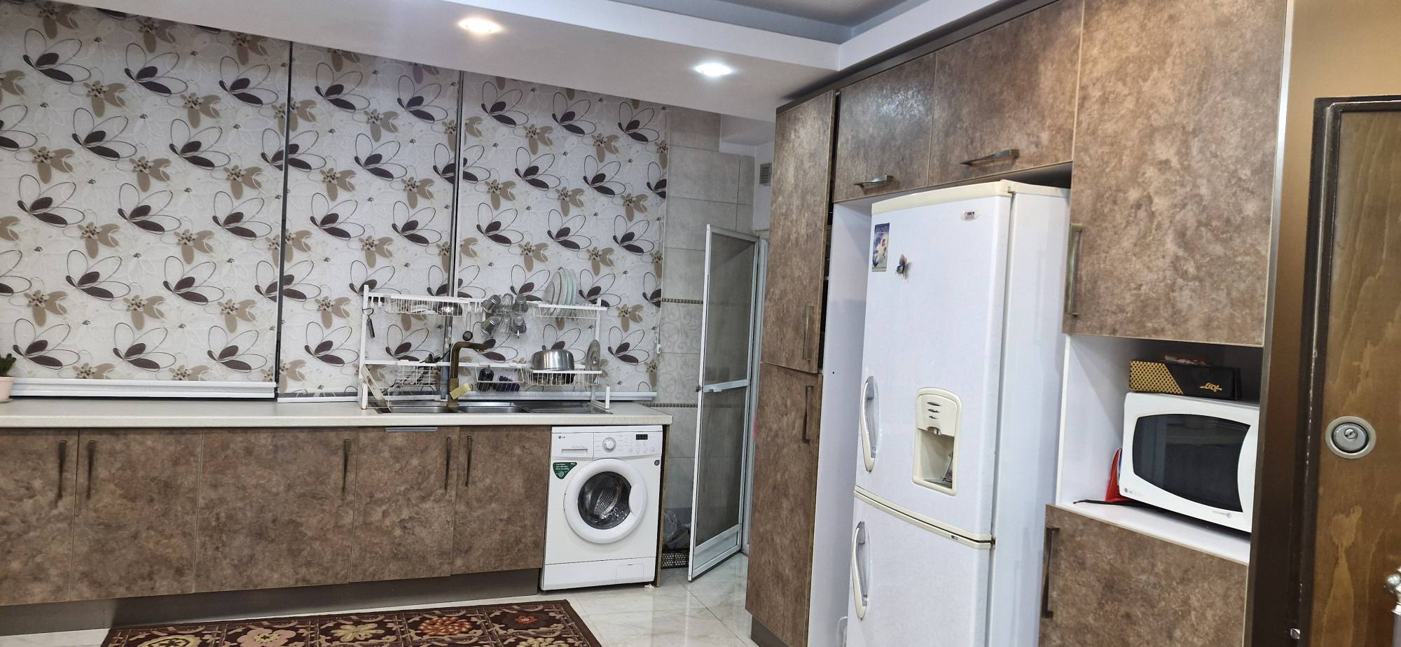 فروش آپارتمان 160 متری ابتدای امیریه شهریار، بر بلوار امام خمینی